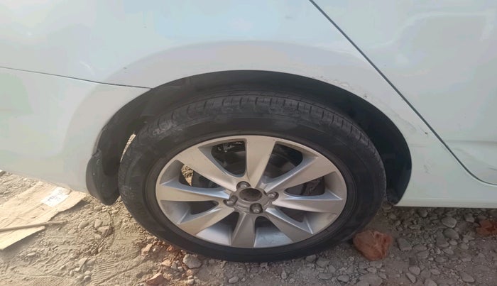 2011 Hyundai Verna FLUIDIC 1.6 CRDI SX OPT, Diesel, Manual, 1,08,574 km, tyre