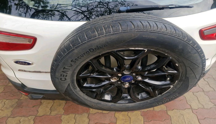 2016 Ford Ecosport TITANIUM 1.5L DIESEL, Diesel, Manual, 1,17,545 km, tyre