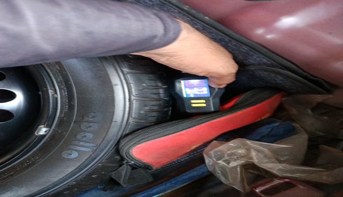 2015 Hyundai Grand i10 MAGNA 1.2 KAPPA VTVT, Petrol, Manual, 1,07,124 km, tyre