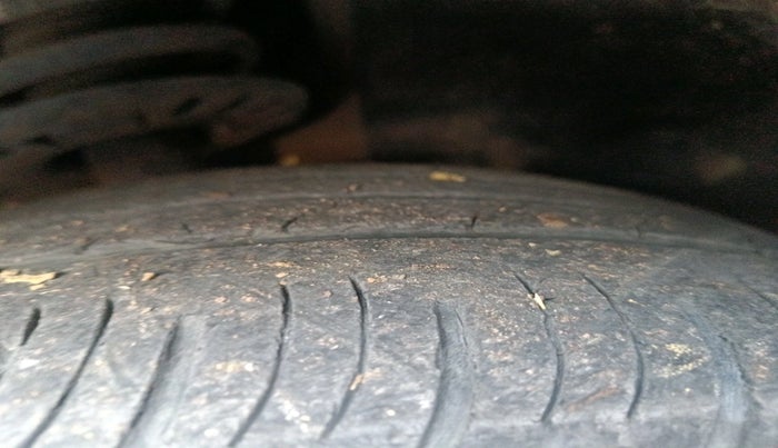 2023 Mahindra XUV700 AX 7 LUXURY D AT 7 STR, Diesel, Automatic, 62,835 km, tyre