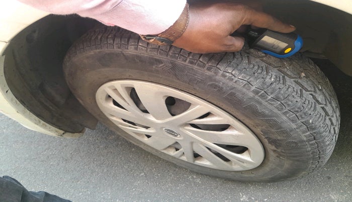 2017 Maruti Swift VXI, Petrol, Manual, 33,909 km, tyre