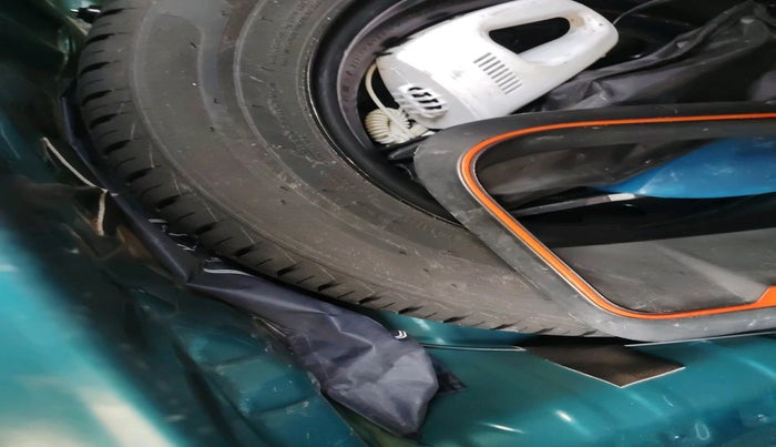 2021 Renault Kwid CLIMBER 1.0 AMT (O), Petrol, Automatic, 33,181 km, tyre