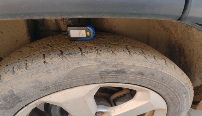 2018 Jeep Compass LONGITUDE 2.0 DIESEL, Diesel, Manual, 2,08,347 km, tyre