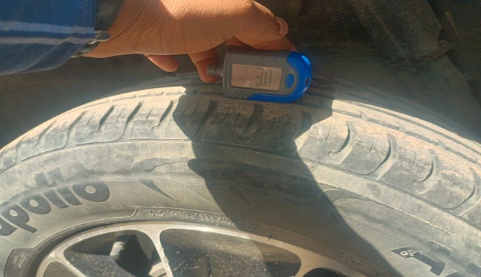 2016 Renault Duster 85 PS RXZ DIESEL, Diesel, Manual, 1,24,117 km, tyre