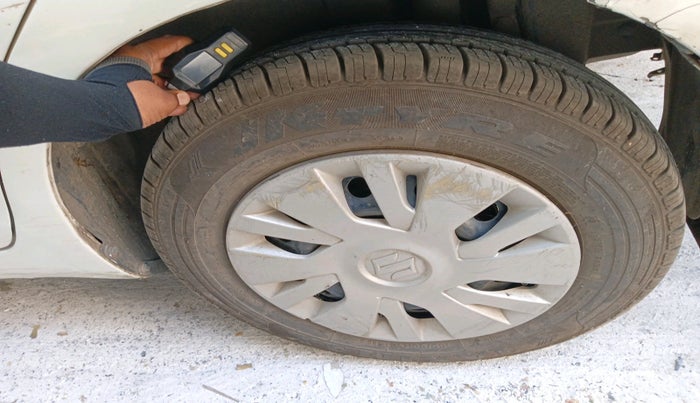 2011 Maruti Swift VDI, Diesel, Manual, 1,21,609 km, tyre