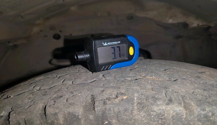 2014 Tata Safari Storme 2.2 LX 4X2, Diesel, Manual, 67,888 km, tyre