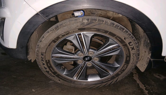 2018 Hyundai Creta SX PLUS AT 1.6 PETROL, Petrol, Automatic, 7,47,612 km, tyre