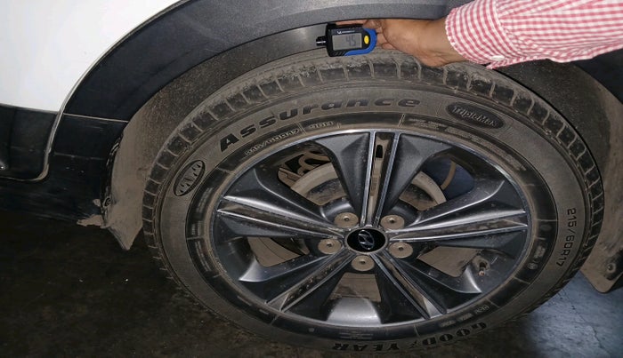 2018 Hyundai Creta SX PLUS AT 1.6 PETROL, Petrol, Automatic, 7,47,612 km, tyre