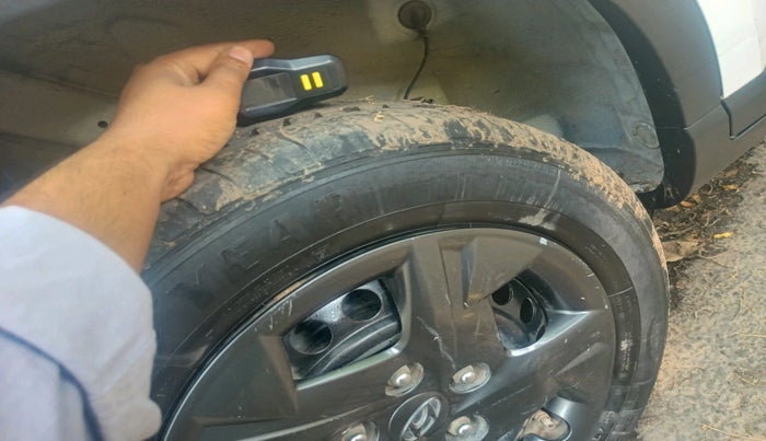 2023 Hyundai VENUE SX 1.2 PETROL, Petrol, Manual, 38,364 km, tyre