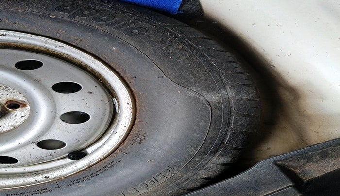 2020 Maruti Swift LXI, Petrol, Manual, 37,249 km, tyre