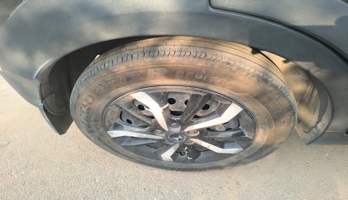 2024 Mahindra XUV 3XO MX3 1.2 L TCMPFi, Petrol, Manual, 31,893 km, tyre