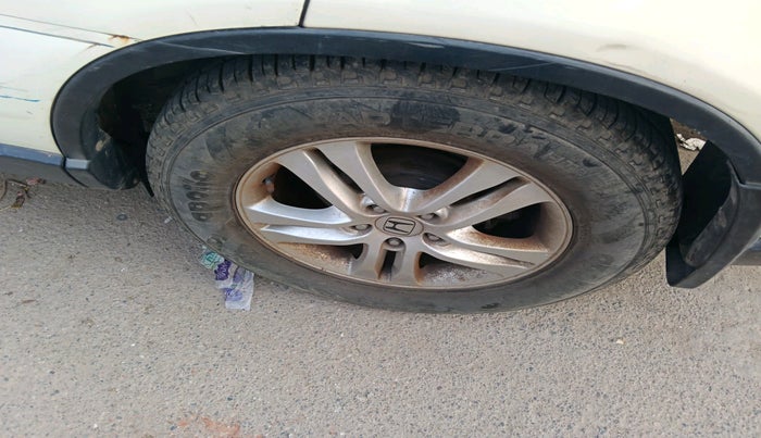 2012 Honda CRV 2.4L 2WD AT, Petrol, Automatic, 1,01,752 km, tyre