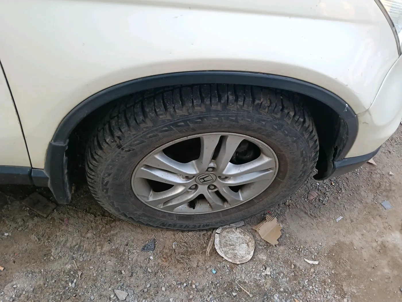 2012 Honda CRV 2.4L 2WD AT, Petrol, Automatic, 1,01,752 km, tyre