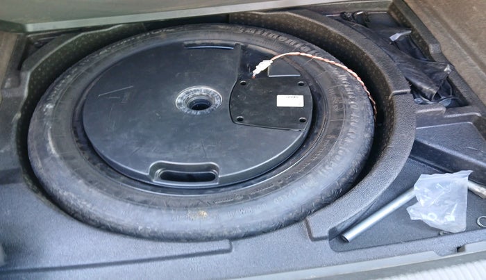 2013 Audi Q3 2.0 TDI QUATTRO, Diesel, Automatic, 1,00,427 km, tyre