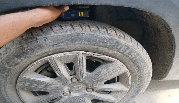 2020 Renault Kwid CLIMBER 1.0 AMT (O), Petrol, Automatic, 69,893 km, tyre