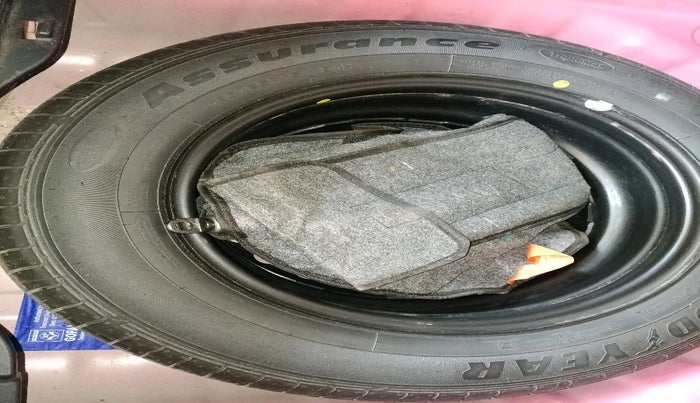 2019 Hyundai VENUE SX 1.0 TURBO, Petrol, Manual, 28,612 km, tyre