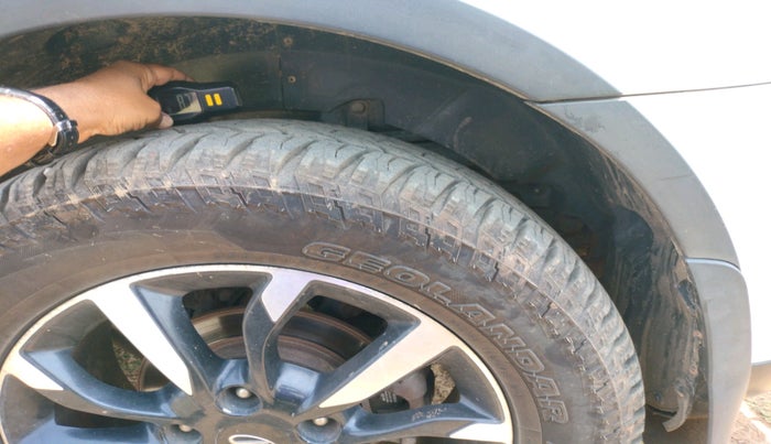 2019 Mahindra XUV500 W11, Diesel, Manual, 1,05,773 km, tyre