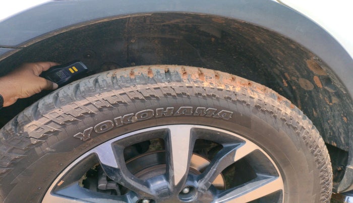 2019 Mahindra XUV500 W11, Diesel, Manual, 1,05,773 km, tyre