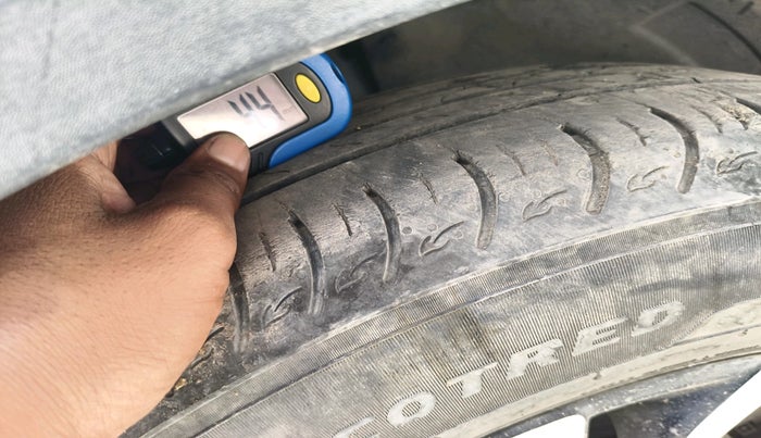 2023 KIA CARENS LUXURY PLUS IMT 1.5 DIESEL IMT, Diesel, Manual, 22,340 km, tyre