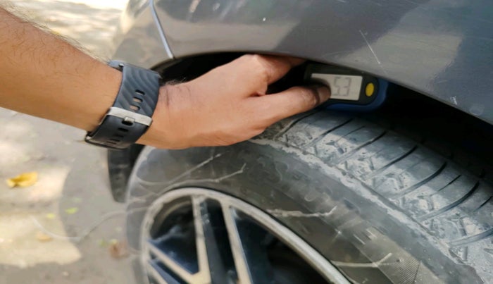 2017 Hyundai Grand i10 SPORTZ (O) 1.2 U2 CRDI, Diesel, Manual, 1,23,376 km, tyre