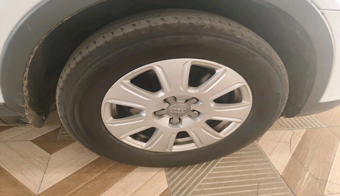 2014 Audi Q3 2.0 TDI QUATTRO, Diesel, Automatic, 88,610 km, tyre