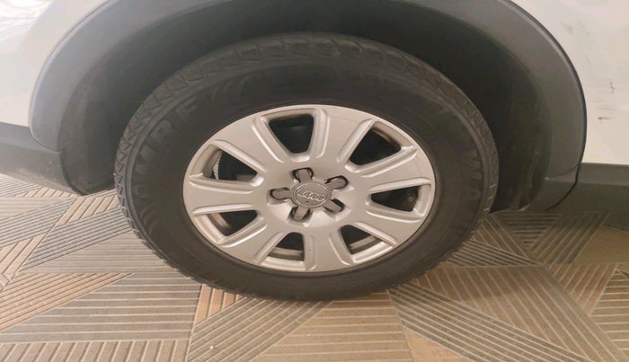 2014 Audi Q3 2.0 TDI QUATTRO, Diesel, Automatic, 88,610 km, tyre