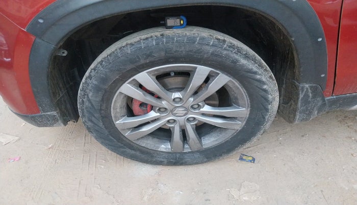 2017 Maruti Vitara Brezza ZDI PLUS DUAL TONE, Diesel, Manual, 93,498 km, tyre