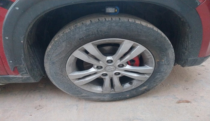 2017 Maruti Vitara Brezza ZDI PLUS DUAL TONE, Diesel, Manual, 93,498 km, tyre