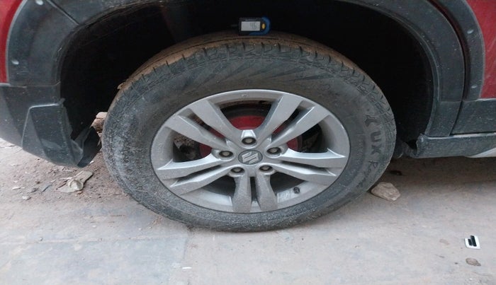 2017 Maruti Vitara Brezza ZDI PLUS DUAL TONE, Diesel, Manual, 93,498 km, tyre