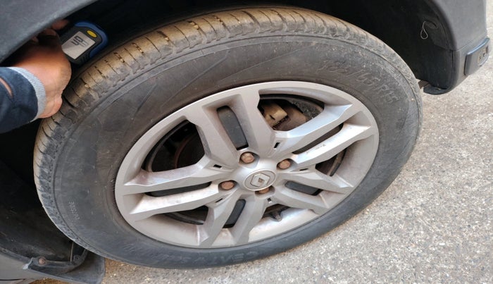 2022 Renault TRIBER RXZ AMT, Petrol, Automatic, 14,581 km, tyre