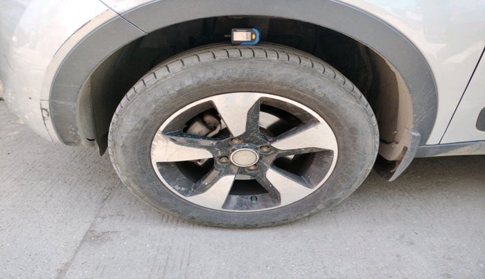 2018 Tata NEXON XM PETROL, Petrol, Manual, 70,159 km, tyre