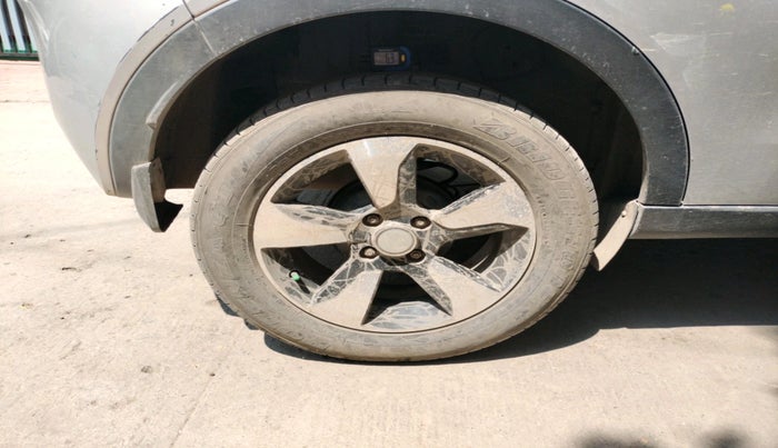 2018 Tata NEXON XM PETROL, Petrol, Manual, 70,159 km, tyre