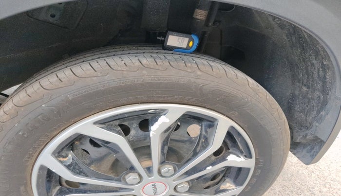 2025 Tata NEXON  Pure Plus 1.2 Petrol AMT, Petrol, Automatic, 19,928 km, tyre