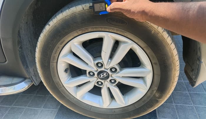 2016 Hyundai Creta SX PLUS 1.6 PETROL, Petrol, Manual, 64,500 km, tyre