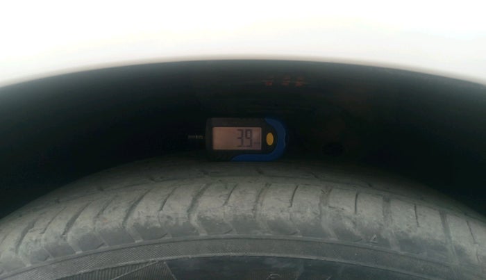 2010 Skoda Laura ELEGANCE 2.0 TDI CR MT, Diesel, Manual, 96,070 km, tyre