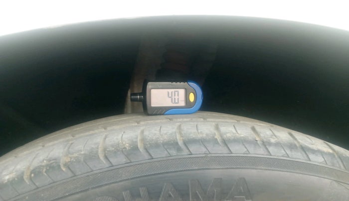 2010 Skoda Laura ELEGANCE 2.0 TDI CR MT, Diesel, Manual, 96,070 km, tyre