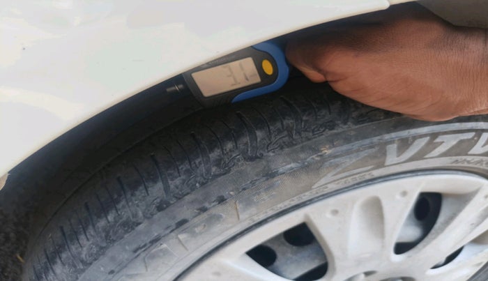 2016 Honda Amaze 1.2L I-VTEC S, Petrol, Manual, 1,17,634 km, tyre