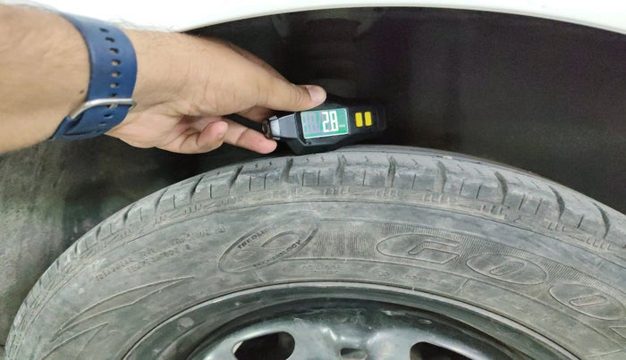 2021 Volkswagen Polo TRENDLINE 1.0L, Petrol, Manual, 42,893 km, tyre