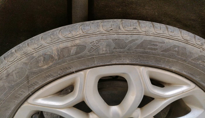 2015 Ford Ecosport TITANIUM 1.0L ECOBOOST, Petrol, Manual, 88,370 km, tyre