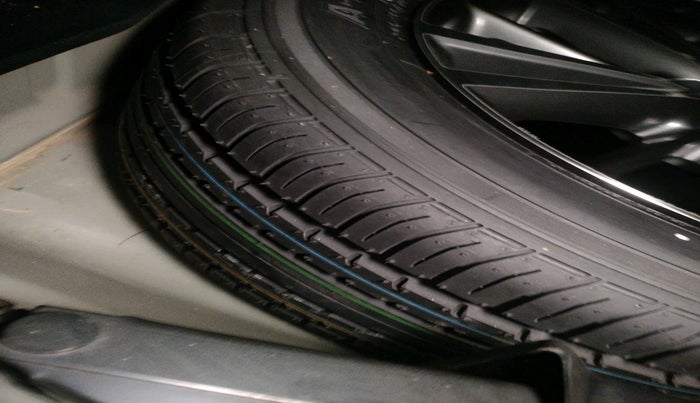 2018 Toyota Corolla Altis VL CVT PETROL, Petrol, Automatic, 55,932 km, tyre