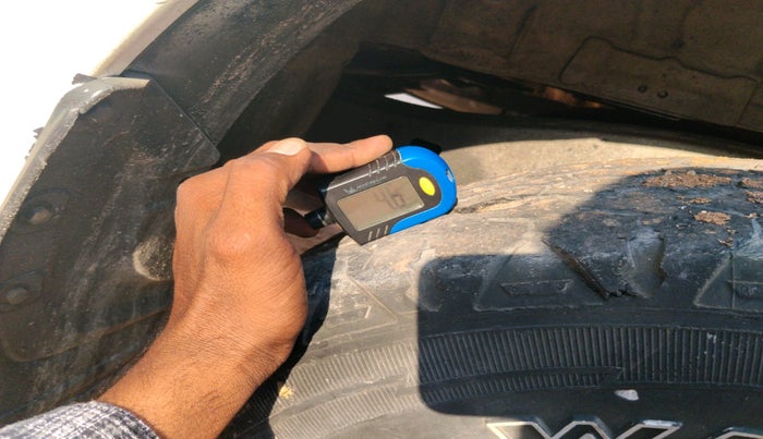 2013 Toyota Fortuner 3.0 4X2 MT, Diesel, Manual, 1,51,227 km, tyre