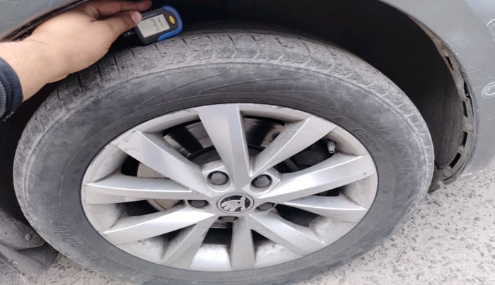 2019 Skoda Octavia L&K 1.8 TSI AT, Petrol, Automatic, 1,27,078 km, tyre