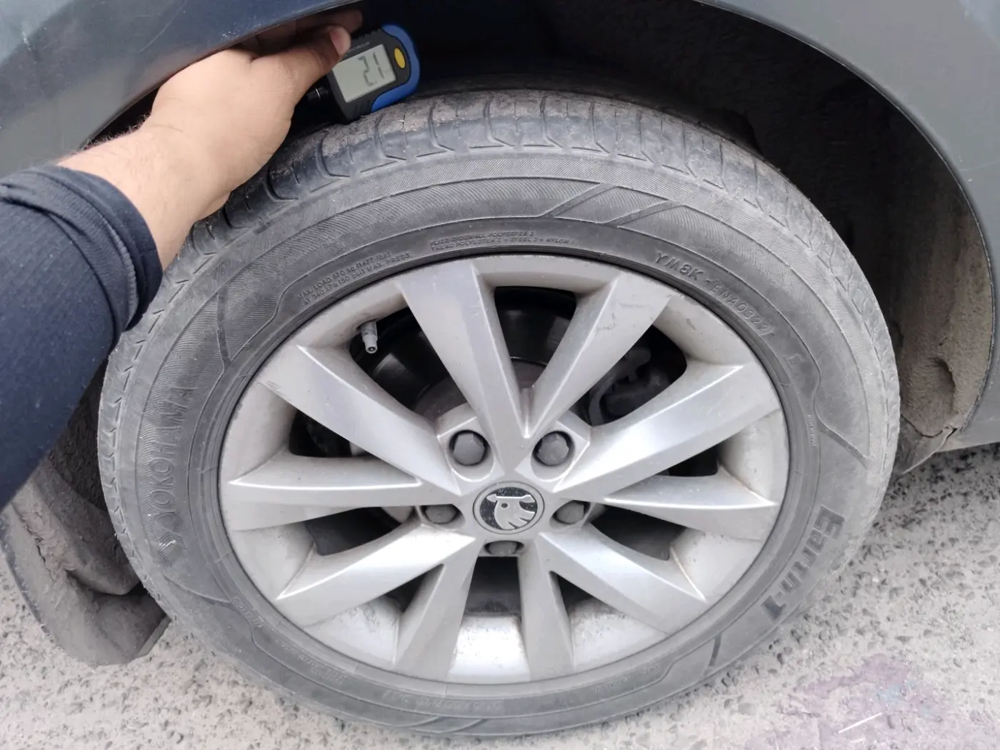 2019 Skoda Octavia L&K 1.8 TSI AT, Petrol, Automatic, 1,27,078 km, tyre