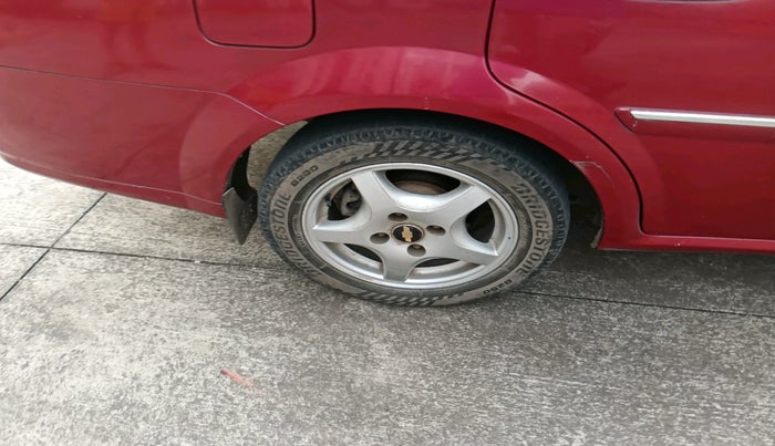 2011 Chevrolet Optra Magnum LT 2.0 TCDI, Diesel, Manual, 1,22,903 km, tyre