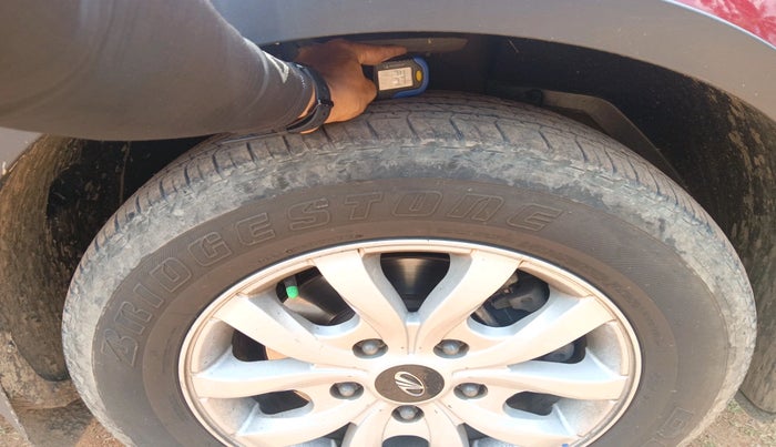 2018 Mahindra XUV500 W9, Diesel, Manual, 1,10,643 km, tyre