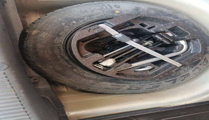 2011 Skoda Fabia AMBITION 1.2 MPI, Petrol, Manual, 25,263 km, tyre