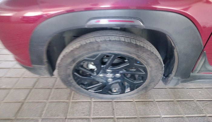 2024 Maruti FRONX DELTA PLUS 1.2L AGS, Petrol, Automatic, 12,116 km, tyre