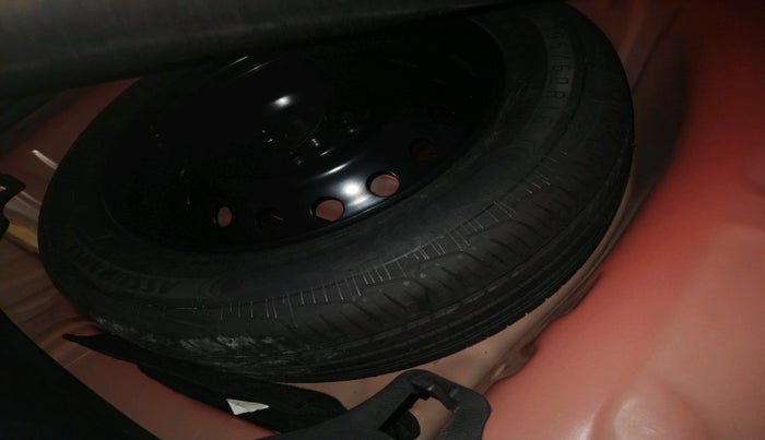 2024 Maruti FRONX DELTA PLUS 1.2L AGS, Petrol, Automatic, 12,116 km, tyre