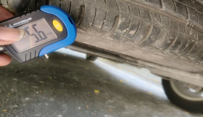 2015 Maruti Ertiga ZXI, Petrol, Manual, 39,958 km, tyre