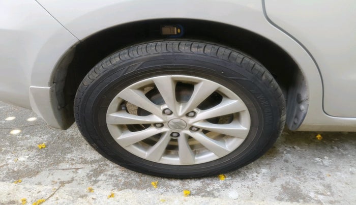 2015 Maruti Ertiga ZXI, Petrol, Manual, 39,958 km, tyre